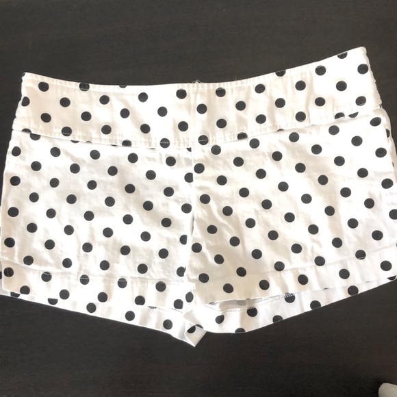 ❌SOLD❌ Forever 21 Black & White Polka Dot Shorts Size Medium - Picture 3 of 12